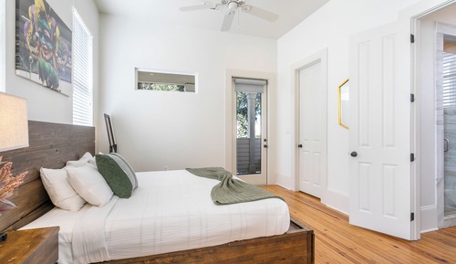 Luxury Condo, 3 Bedrooms, Balcony, Courtyard View