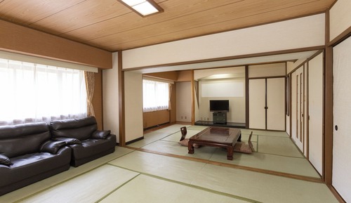 Japanese-Style Family Room - Non-Smoking