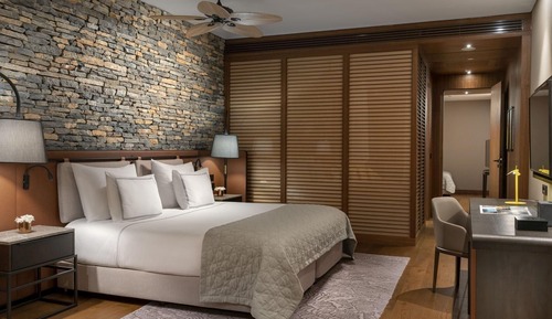 Family Room, Partial Sea View