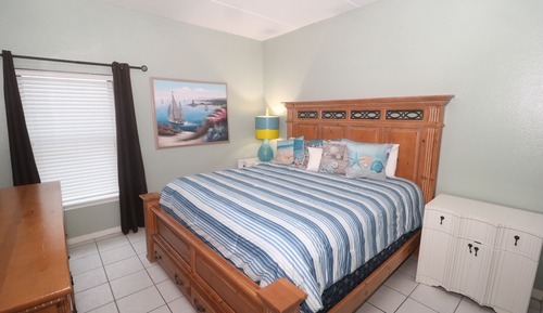 Premium Condo, Multiple Beds, Kitchen, Pool View