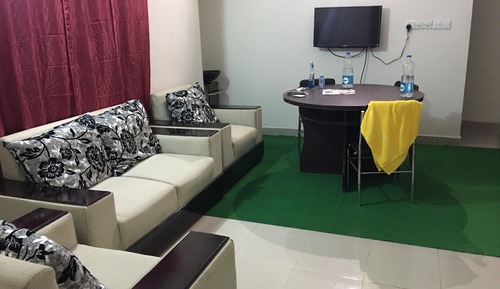 City Apartment, 1 Queen Bed, Kitchen, City View