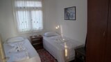 Standard Twin Room, Shared Bathroom
