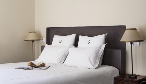Junior Suite, 1 King Bed, Private Bathroom, Courtyard View (1)