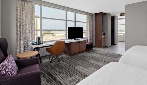 Room, 2 Queen Beds, Accessible, Bathtub