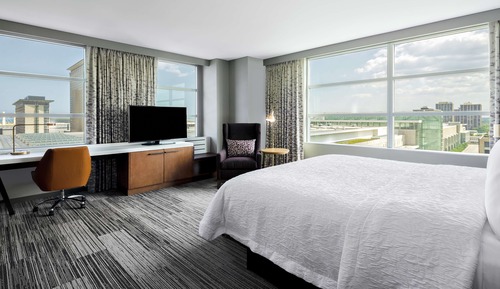 Room, 1 King Bed, Corner