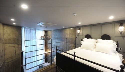 Deluxe Loft, 1 King Bed, Non Smoking, River View (SS V)