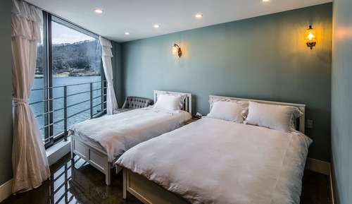 Presidential Room, Multiple Beds, Non Smoking, River View (SS X)