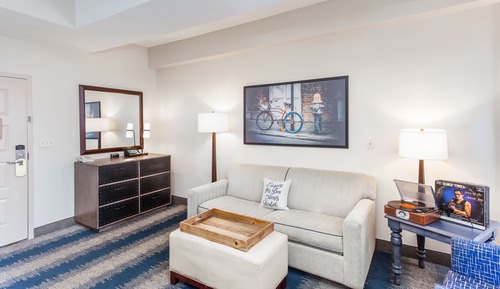 Suite, Multiple Beds, Bathtub