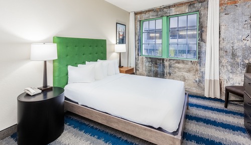 Suite, 1 Queen Bed with Sofa bed, Bathtub