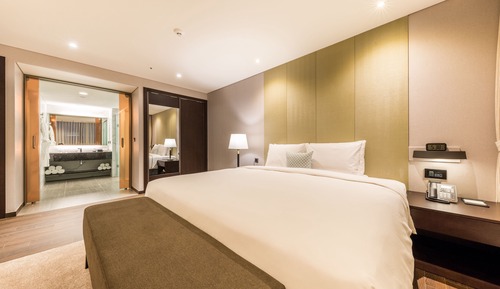 Suite, 1 King Bed, Non Smoking