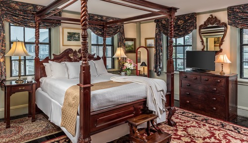 Durfee Room, 1 Queen Bed