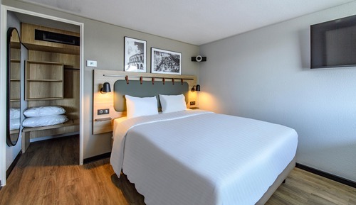 Standard Room, 1 Queen Bed, Non Smoking