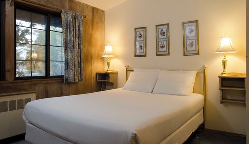 Standard Room, 1 Queen Bed
