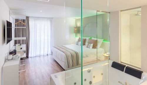 Double Romance room