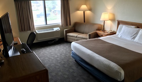 Suite, 1 King Bed, Non Smoking (Planet Ten)