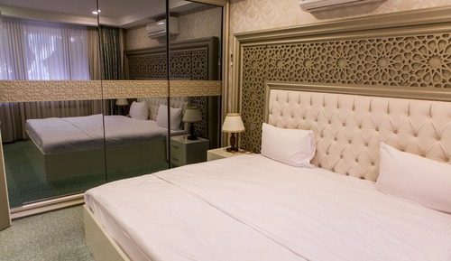 Efficiency, Room, 1 Queen Bed