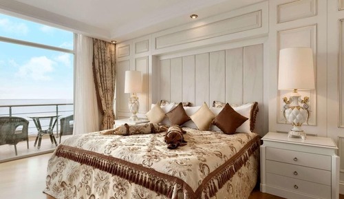 Suite, 1 King Bed