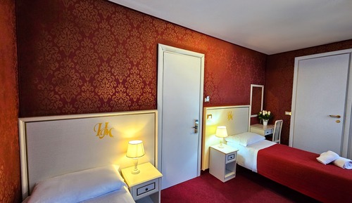 Classic Twin Room