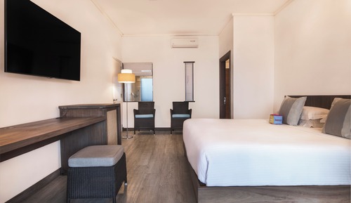 Room, 1 Queen Bed (Beach, 43M²)