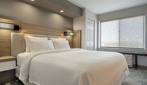 Suite, 1 King Bed with Sofa bed, Non Smoking