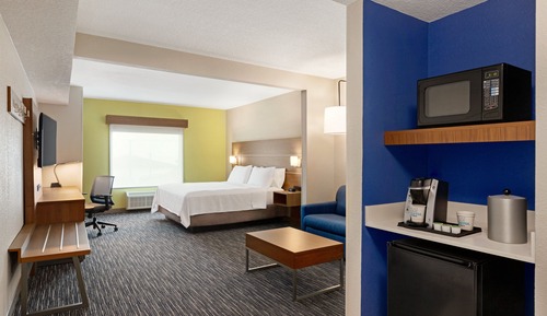 Suite, 1 King Bed, Accessible (Communications Accessible)