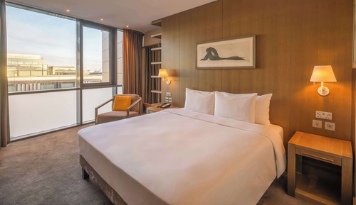 Suite, Balcony