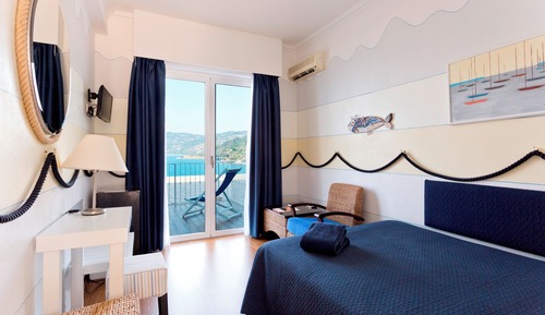 Single Room, Sea View