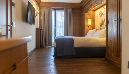 Classic Double Room (with SPA access)