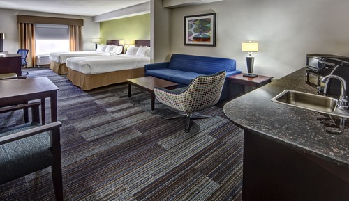 Executive Suite, 2 Queen Beds, Non Smoking