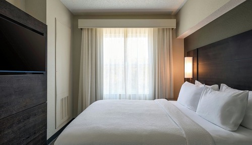 Suite, 1 Bedroom (Mobility/Hearing Accessible, Tub)