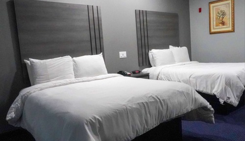 Suite, 2 Queen Beds, Non Smoking