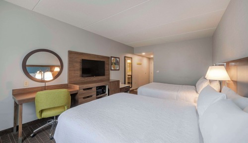 Room, 2 Queen Beds, Accessible, Bathtub (Mobility & Hearing)