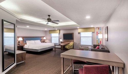 Suite, 1 King Bed, Accessible, Non Smoking