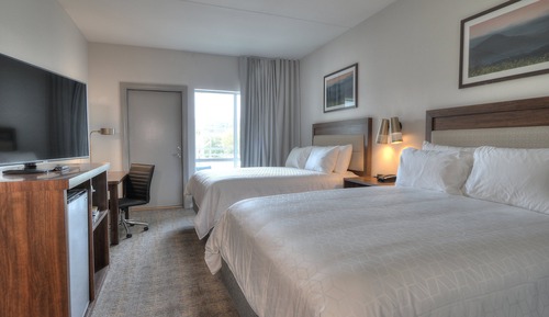 Suite, 1 Bedroom, Balcony (Parkway View)