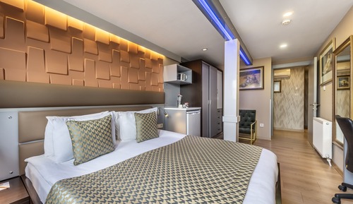 Basic Loft, 2 Bedrooms, Smoking, Terrace