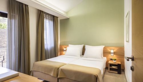 Apartment, Multiple Bedrooms