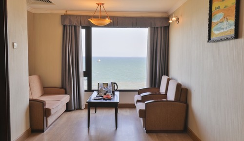 Suite, Sea View