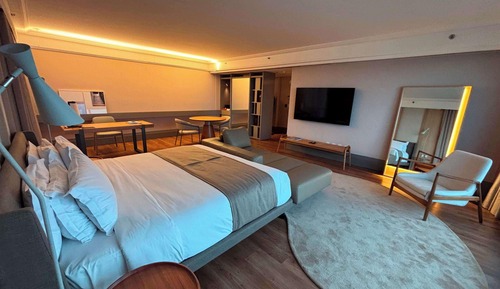 Superior Suite, 1 King Bed