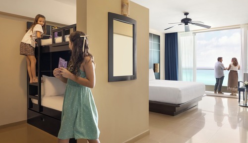 Family Suite, Multiple Beds (King)