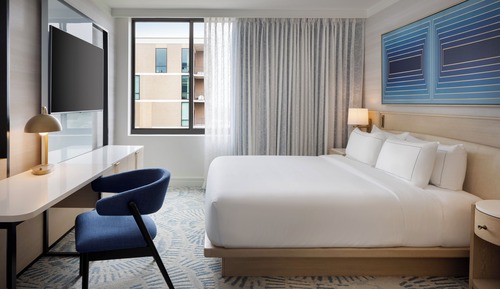 Deluxe Room, 1 King Bed