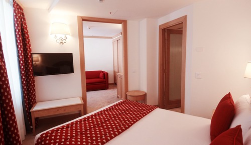 Junior Suite (Deluxe)