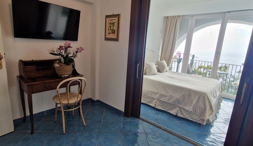 Superior Double Room, Partial Sea View