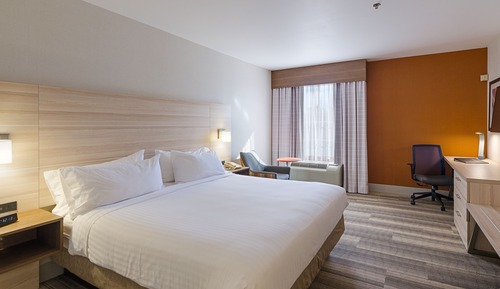 Standard Room, 1 King Bed