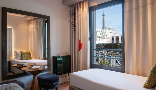 Privilege Double Room, view on the Eiffel Tower 