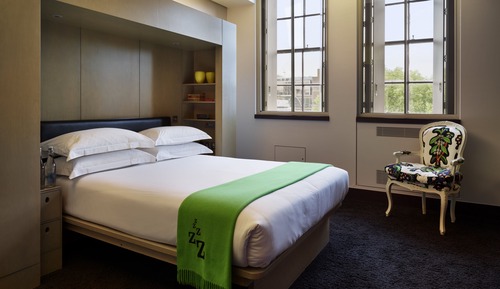 Deluxe Queen Room