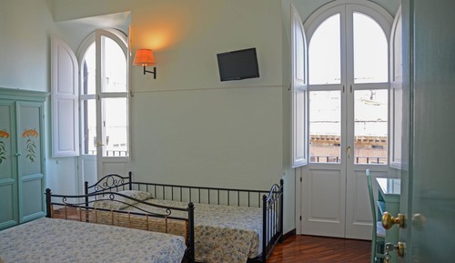 Standard Triple Room, Balcony, City View