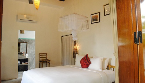 Deluxe Room, Balcony