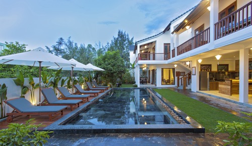 Deluxe Room, Pool View