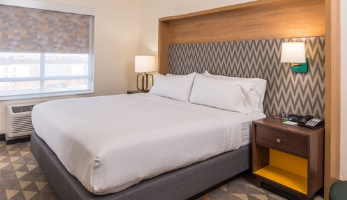 Standard Room, 1 King Bed, Accessible (Mobility, Roll-In Shower)