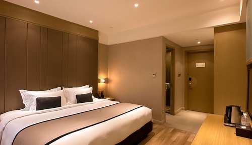 Business Queen Bed